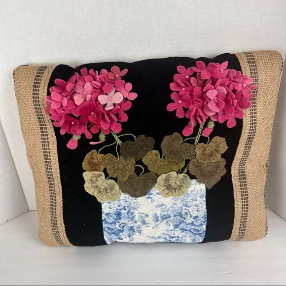 Hand-made burlap/3-D geranium in pot pillow - Picture 7 of 8